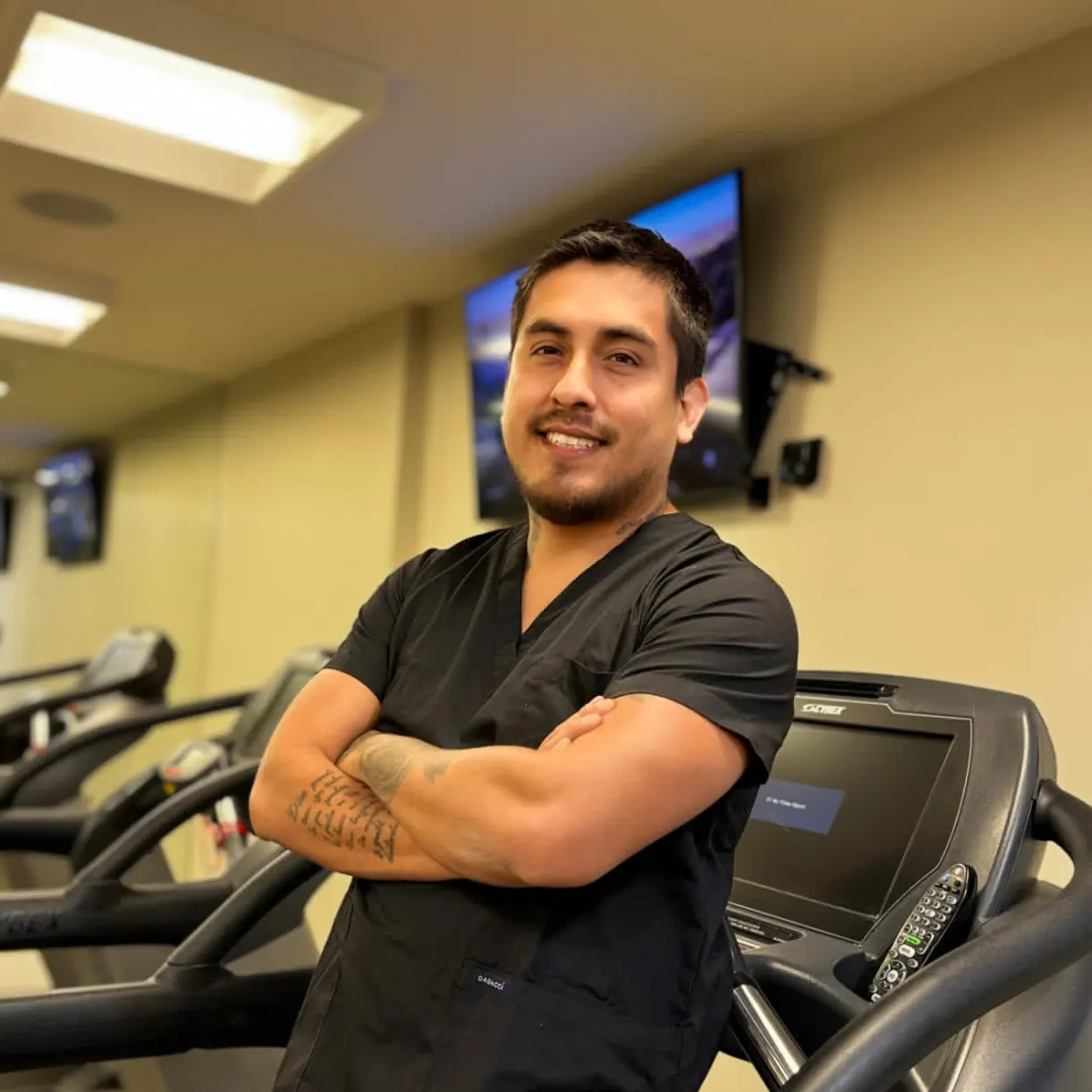 Aleph Verastegui el acupunturista peruano que marca la tendencia en la medicina alternativa