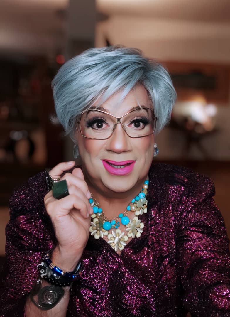 YO SOY, MADAME LAFONTAINE