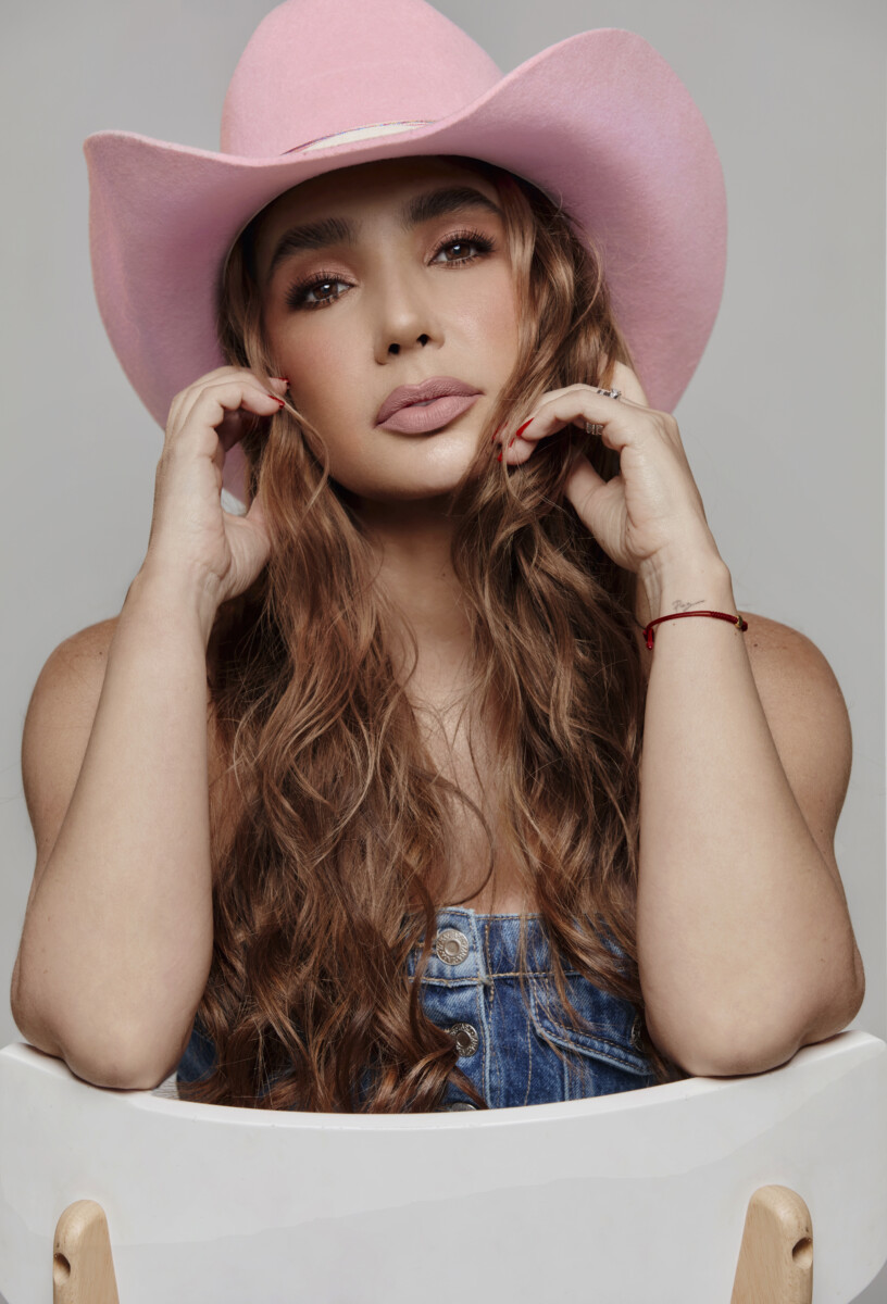 Paola Jara acapara las plataformas digitales con “Murió el amor”
