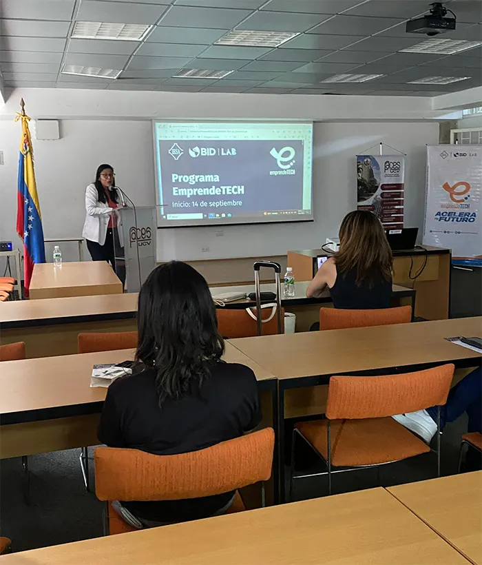 EmprendeTECH activa becas de 100% para estudiantes y egresados emprendedores de la UCV