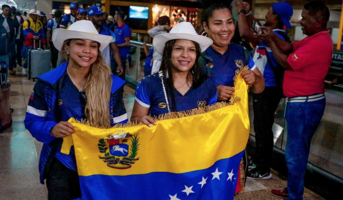 Última avanzada de atletas que participaron en París 2024 ya está en Venezuela