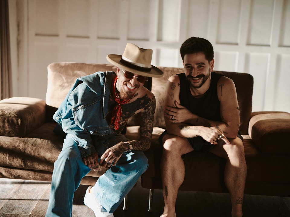 Nanpa Básico y Camilo unen sus voces en Eavemaría