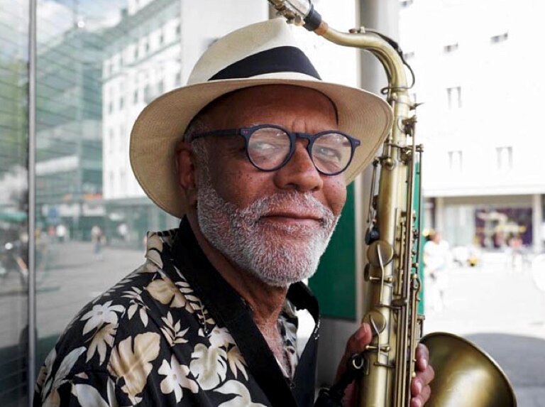 HOMENAJE AL ARTISTA VENEZOLANO VÍCTOR CUICA