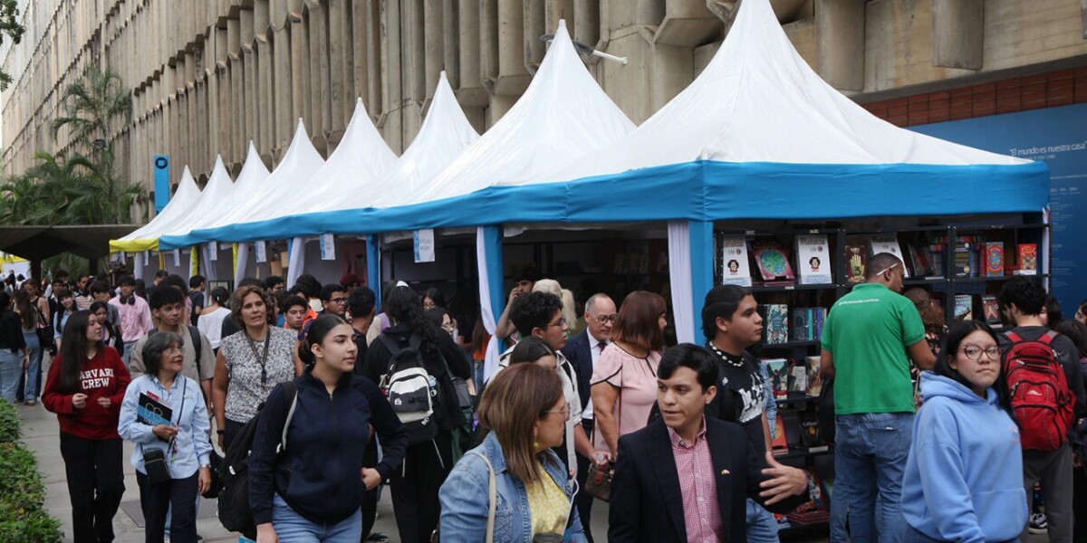 FLOC-2025-lunes-24-inauguracion-y-vista-stands-Msarda-63-1280×640