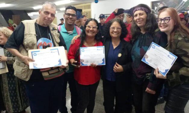UNESR otorgó títulos de Maestros Pueblo a Cultores y Talentos Populares