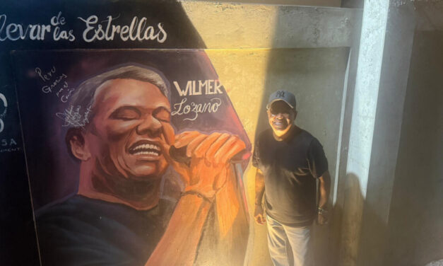 El salsero Wilmer Lozano es homenajeado con gran mural en el Callao